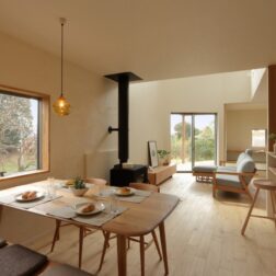 滋賀で注文住宅を建てる工務店のiKKAダイコーホームの薪ストーブのあるお家