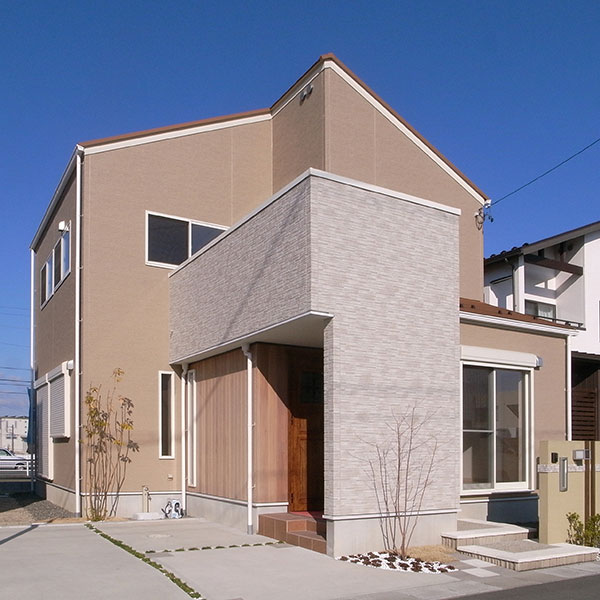光の織り成す明るい家