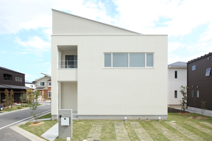 建築家とつくる家「つながる居場所－洞窟に住む家－」