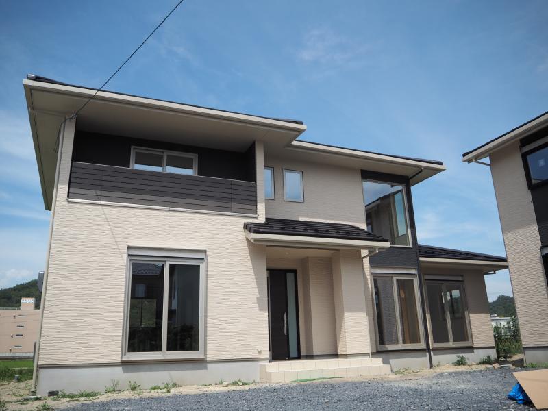 寄り添うカタチ仲良し二世帯住宅～母屋～